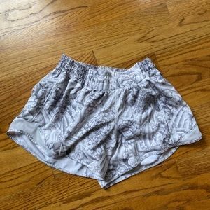 Lululemon shorts size 4